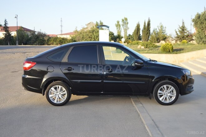LADA (VAZ) Granta 2019, 47,000 km - 1.6 l - Salyan