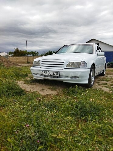 Mercedes C 240 1998, 208,753 km - 2.4 l - Qusar