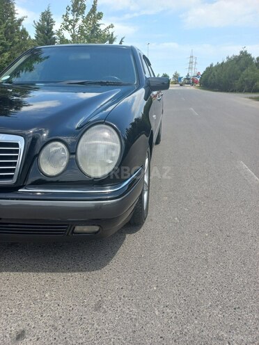 Mercedes E 240 1999, 326,350 km - 2.4 л - Bakı