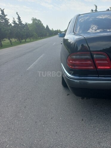 Mercedes E 240 1999, 326,350 km - 2.4 л - Bakı