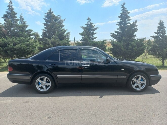 Mercedes E 240 1999, 326,350 km - 2.4 л - Bakı