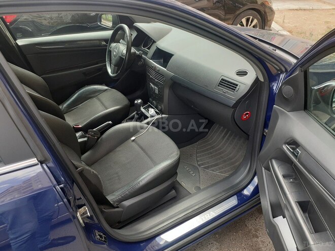 Opel Astra 2004, 240,000 km - 1.4 l - Bakı