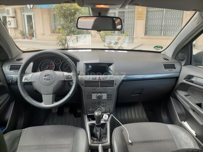 Opel Astra 2004, 240,000 km - 1.4 l - Bakı