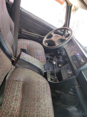 LADA (VAZ) 2107 2004, 86,000 km - 1.6 l - Salyan