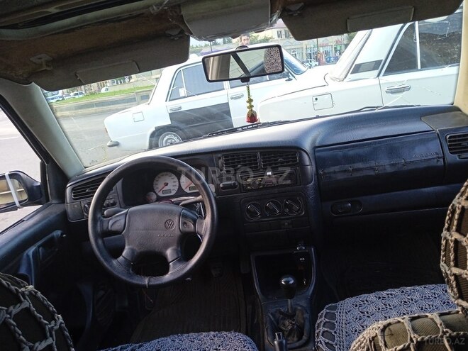 Volkswagen Golf 1995, 546,484 km - 1.6 л - Balakən