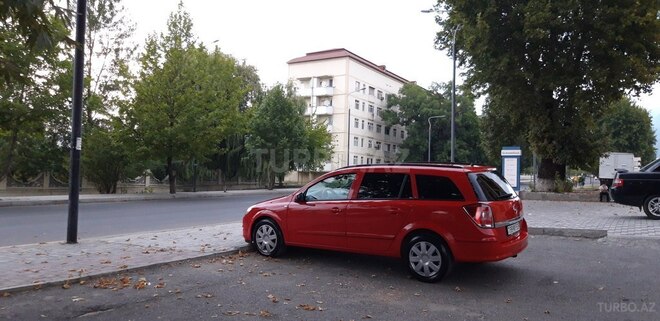 Opel Astra 2005, 235,000 km - 1.4 l - İsmayıllı