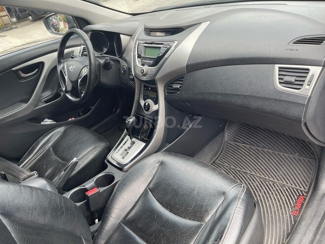 Hyundai Elantra 2011, 290,000 km - 2.0 l - Gəncə