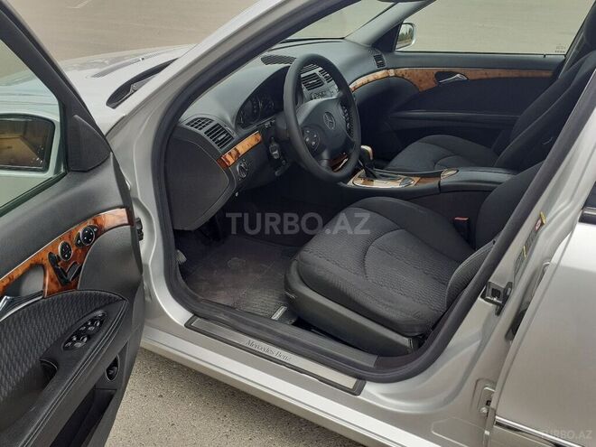 Mercedes E 240 2002, 305,000 km - 2.4 l - Gəncə