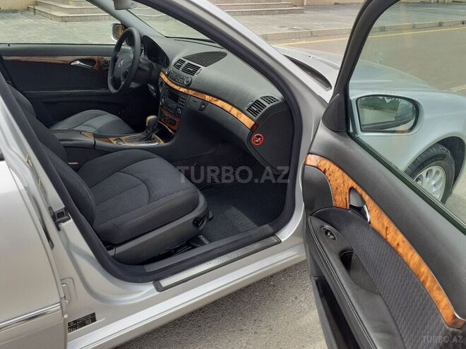 Mercedes E 240 2002, 305,000 km - 2.4 l - Gəncə