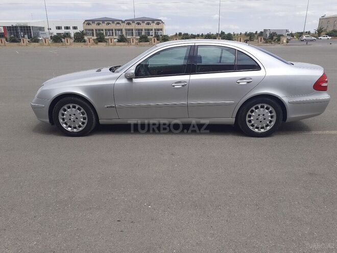 Mercedes E 240 2002, 305,000 km - 2.4 l - Gəncə