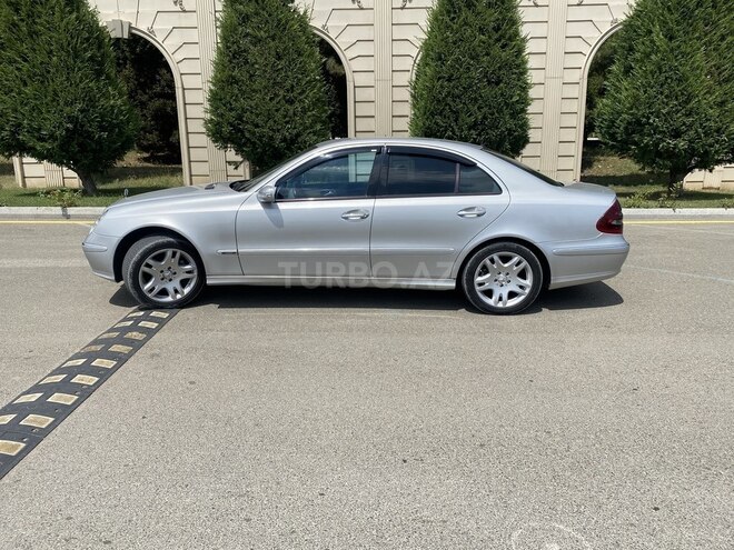 Mercedes E 220 2002, 300,000 km - 2.2 l - Gəncə
