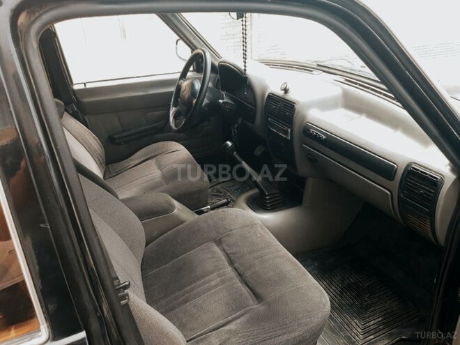 GAZ 3110 1999, 122,450 km - 2.4 l - Saatlı