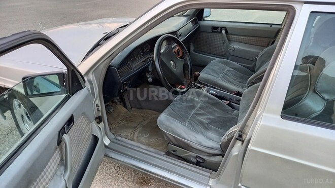 Mercedes 190 1992, 250,000 km - 2.0 л - Sumqayıt