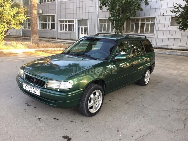 Opel Astra 1996, 300,000 km - 1.6 l - Bakı