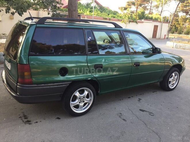 Opel Astra 1996, 300,000 km - 1.6 l - Bakı