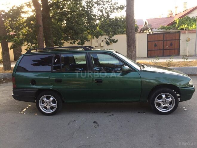 Opel Astra 1996, 300,000 km - 1.6 l - Bakı