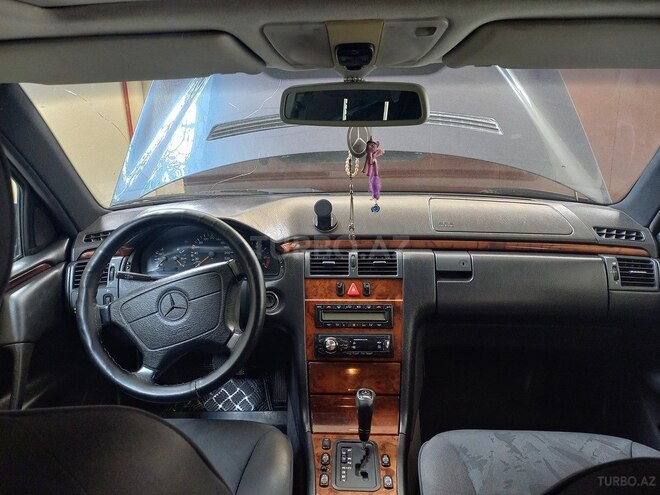 Mercedes E 230 1997, 222,031 km - 2.3 l - Bakı