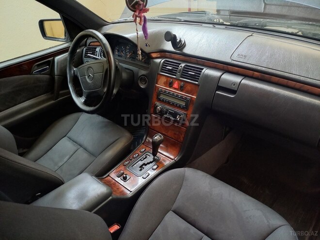 Mercedes E 230 1997, 222,031 km - 2.3 l - Bakı