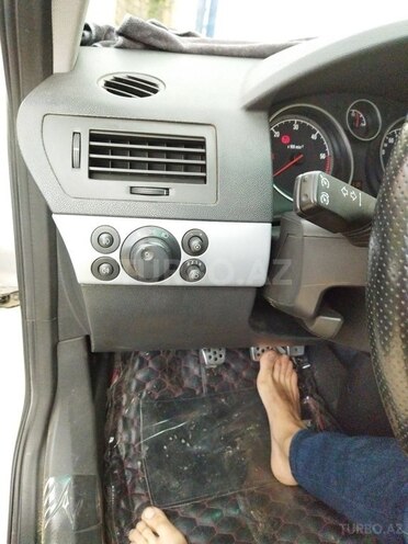 Opel Astra 2006, 285,000 km - 1.9 л - Bakı