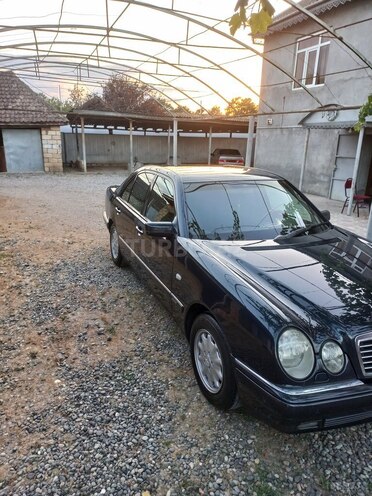 Mercedes E 240 1998, 185,000 km - 2.4 l - Masallı