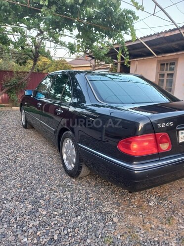 Mercedes E 240 1998, 185,000 km - 2.4 l - Masallı