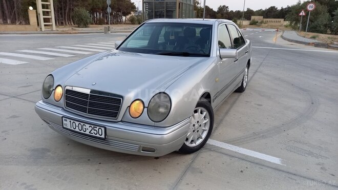 Mercedes E 240 1999, 220,000 km - 2.4 l - Sumqayıt