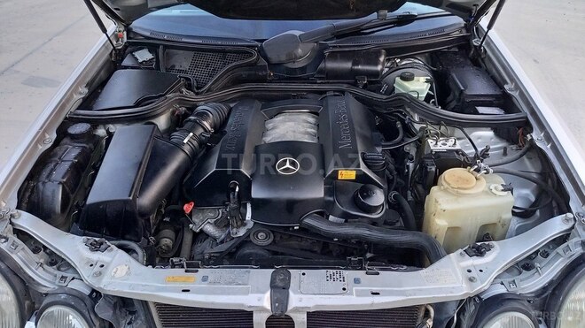 Mercedes E 240 1999, 220,000 km - 2.4 l - Sumqayıt