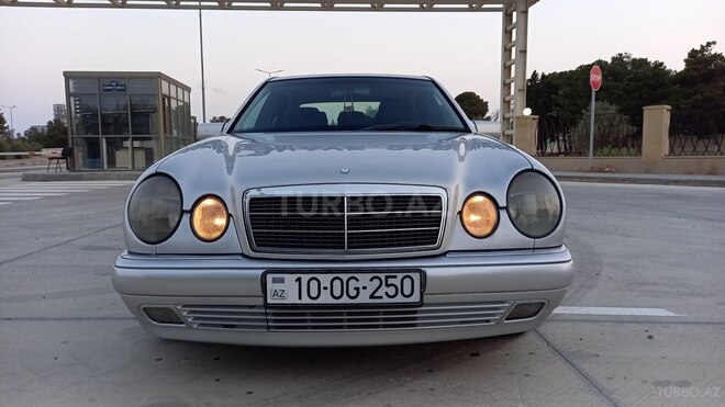 Mercedes E 240 1999, 220,000 km - 2.4 l - Sumqayıt