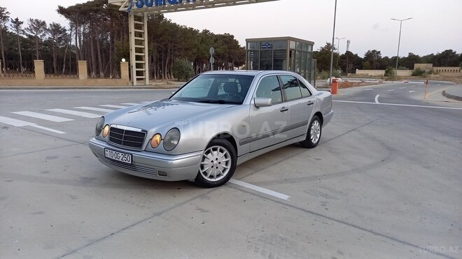 Mercedes E 240 1999, 220,000 km - 2.4 l - Sumqayıt