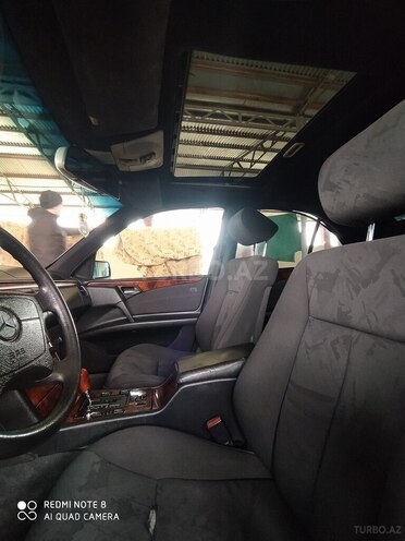 Mercedes E 200 1998, 292,000 km - 2.0 l - Saatlı