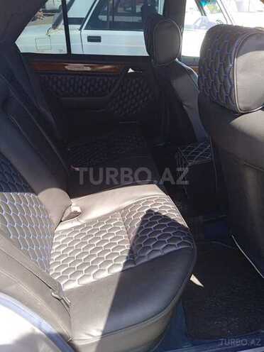 Mercedes E 220 1995, 456,987 km - 2.2 л - Tovuz