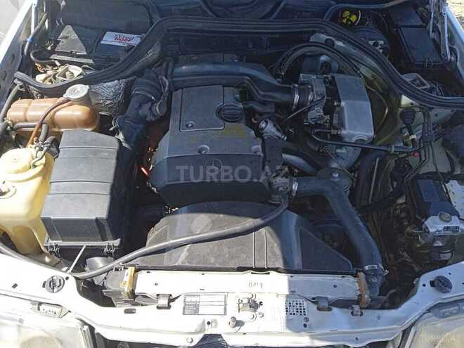 Mercedes E 220 1995, 456,987 km - 2.2 л - Tovuz
