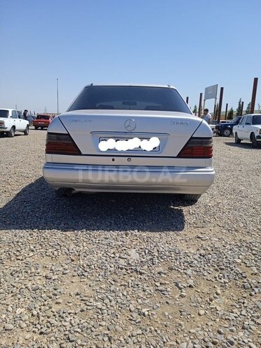 Mercedes E 220 1995, 456,987 km - 2.2 л - Tovuz