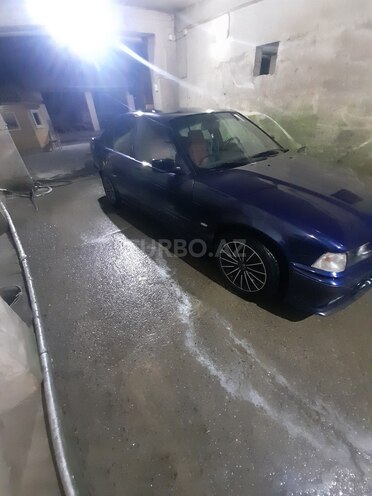 BMW 318 1997, 123,000 km - 1.8 l - Sabirabad