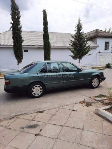 Mercedes E 200 1987, 528,080 km - 2.0 л - Salyan