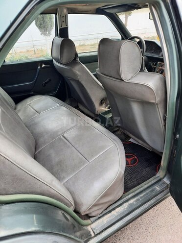 Mercedes E 200 1987, 528,080 km - 2.0 л - Salyan