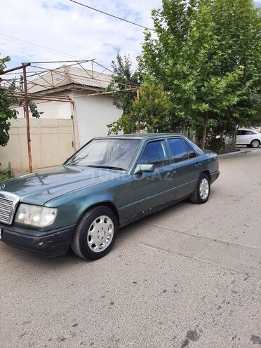 Mercedes E 200 1987, 528,080 km - 2.0 л - Salyan