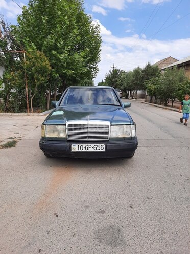 Mercedes E 200 1987, 528,080 km - 2.0 л - Salyan