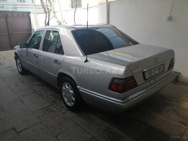 Mercedes E 220 1994, 342,000 km - 2.2 л - Bakı