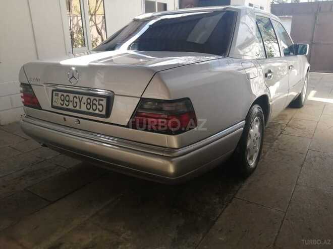 Mercedes E 220 1994, 342,000 km - 2.2 л - Bakı