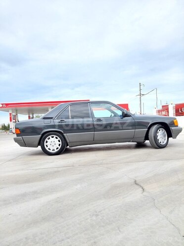 Mercedes 190 1992, 190,000 km - 2.0 l - Sabirabad