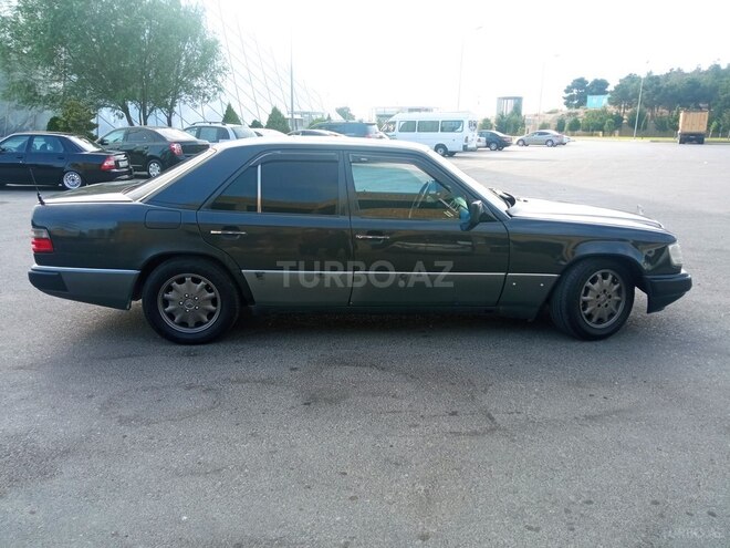 Mercedes E 230 1990, 365,456 km - 2.3 l - Bakı