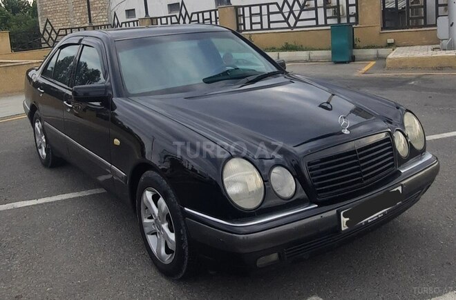 Mercedes E 240 1998, 529,210 km - 2.4 l - Bərdə