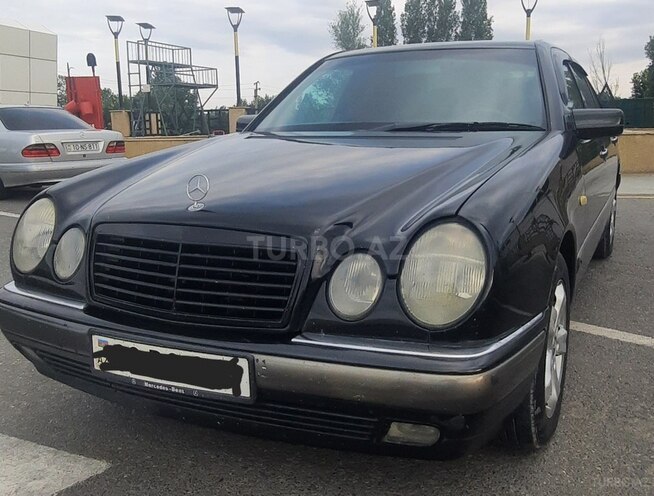 Mercedes E 240 1998, 529,210 km - 2.4 l - Bərdə