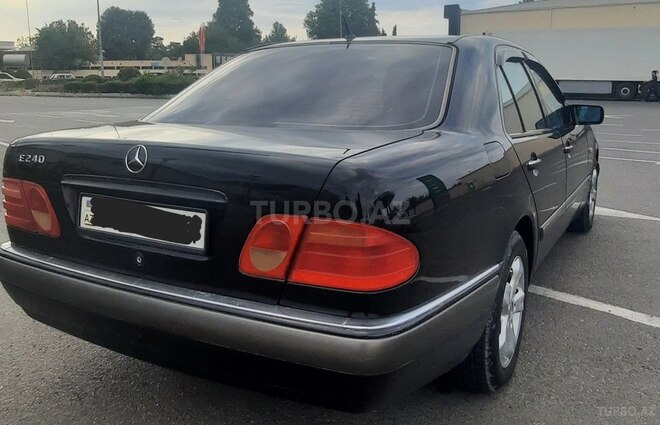 Mercedes E 240 1998, 529,210 km - 2.4 l - Bərdə