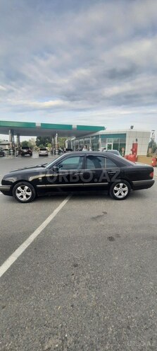 Mercedes E 240 1998, 529,210 km - 2.4 l - Bərdə