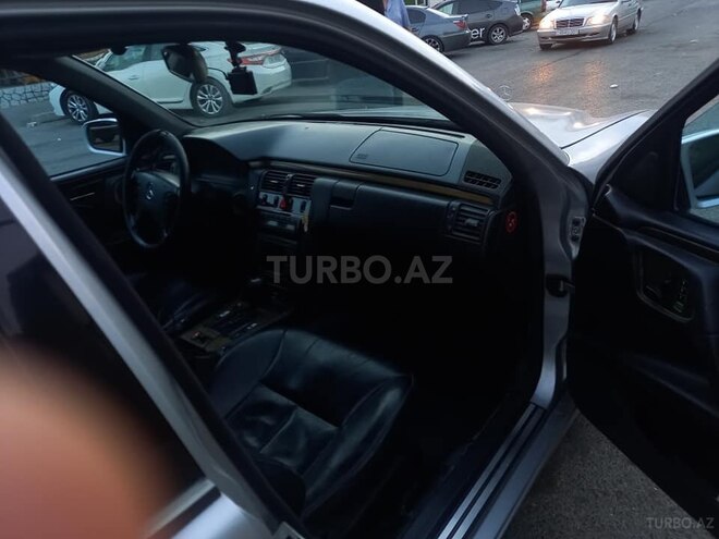 Mercedes E 220 1999, 550,542 km - 2.2 л - Bakı