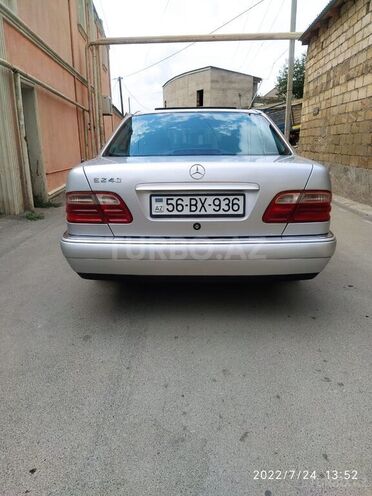 Mercedes E 240 1998, 256,000 km - 2.4 l - Bakı