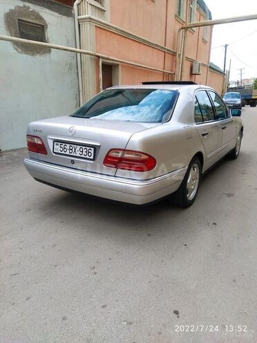 Mercedes E 240 1998, 256,000 km - 2.4 l - Bakı