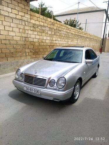 Mercedes E 240 1998, 256,000 km - 2.4 l - Bakı